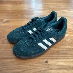 Adidas women’s sambas green 7.5